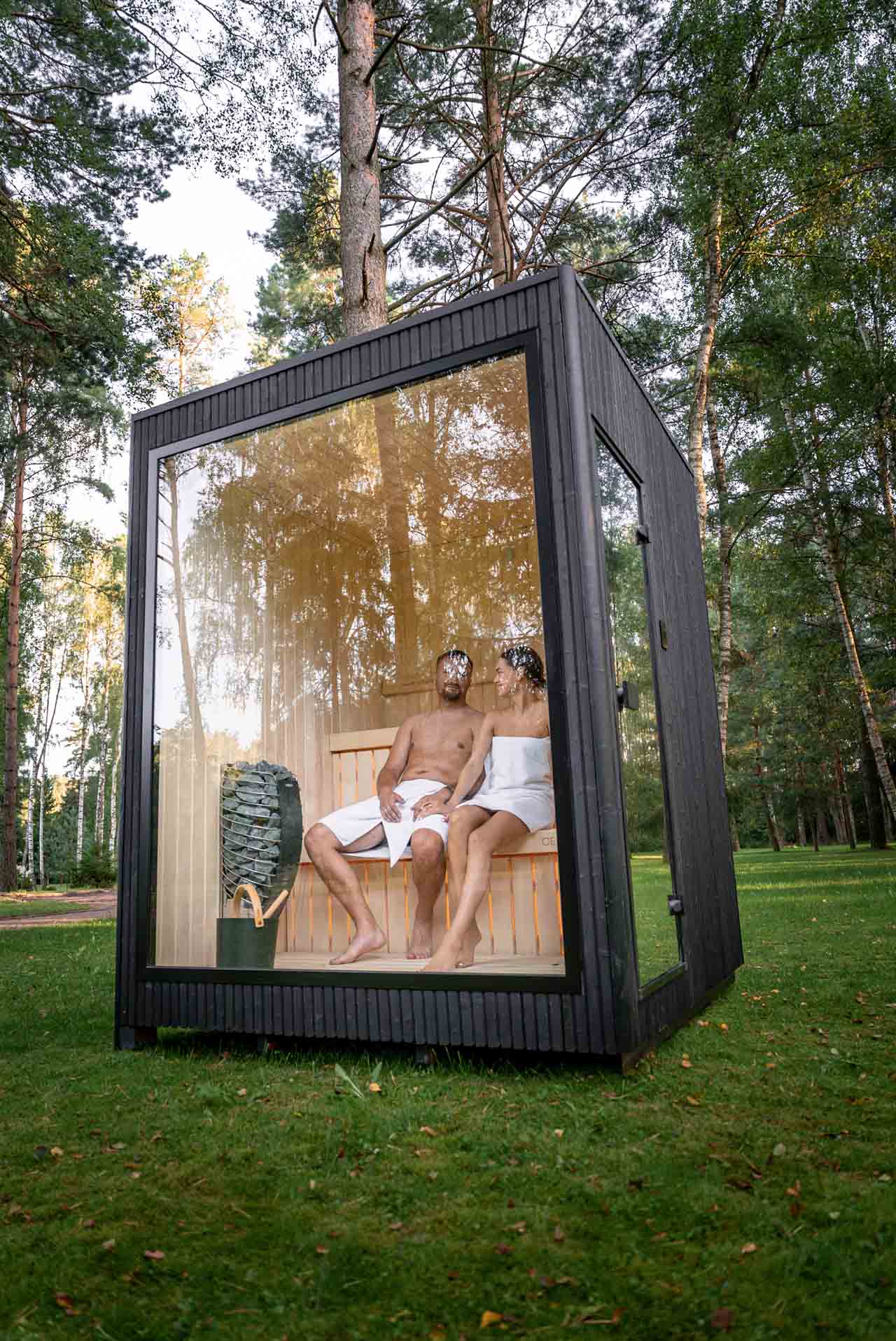 Celsium Jonas Classic 4 Person Outdoor Sauna - Image 3