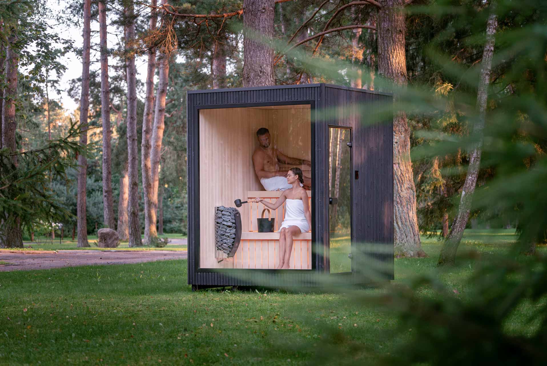 Celsium Jonas Classic 4 Person Outdoor Sauna - Image 8