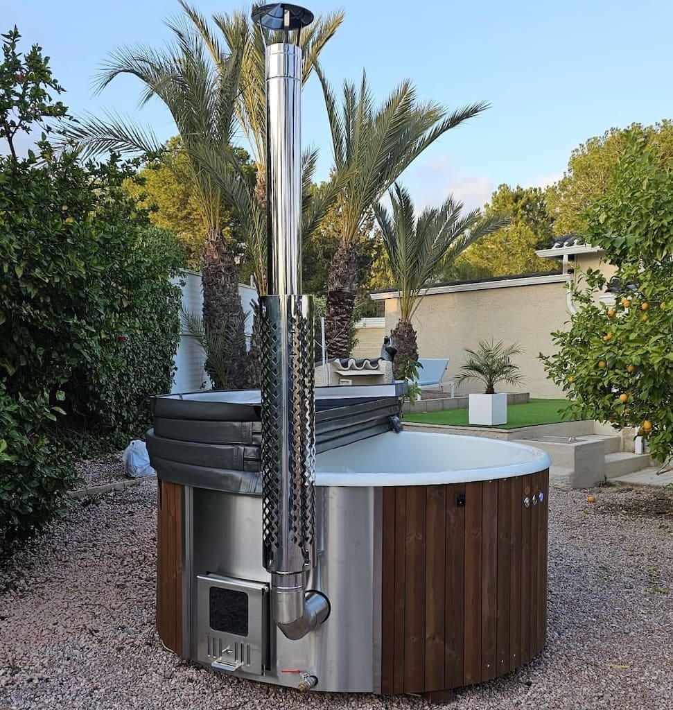 Deluxe Wood Fired 6 Person Hot Tub with Integrated Heater - Image 6