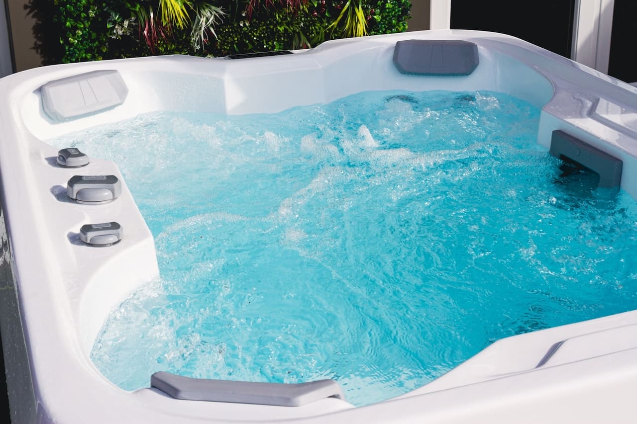 Equinox EQ130 Lite 4 Person Hot Tub 13 Amp - Image 16