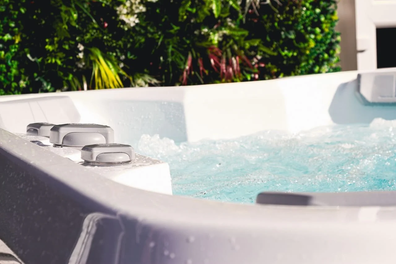 Equinox EQ130 Lite 4 Person Hot Tub 13 Amp - Image 18