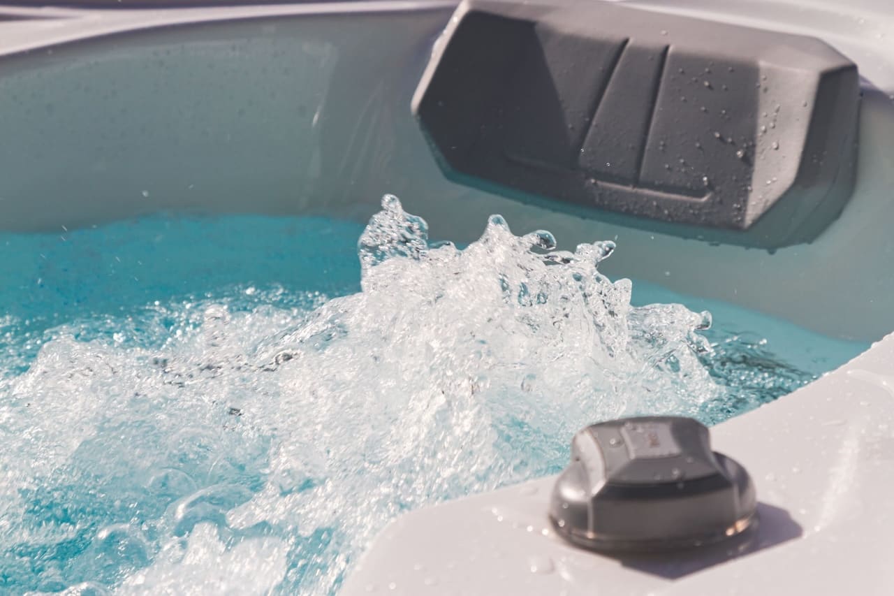 Equinox EQ130 Lite 4 Person Hot Tub 13 Amp - Image 20