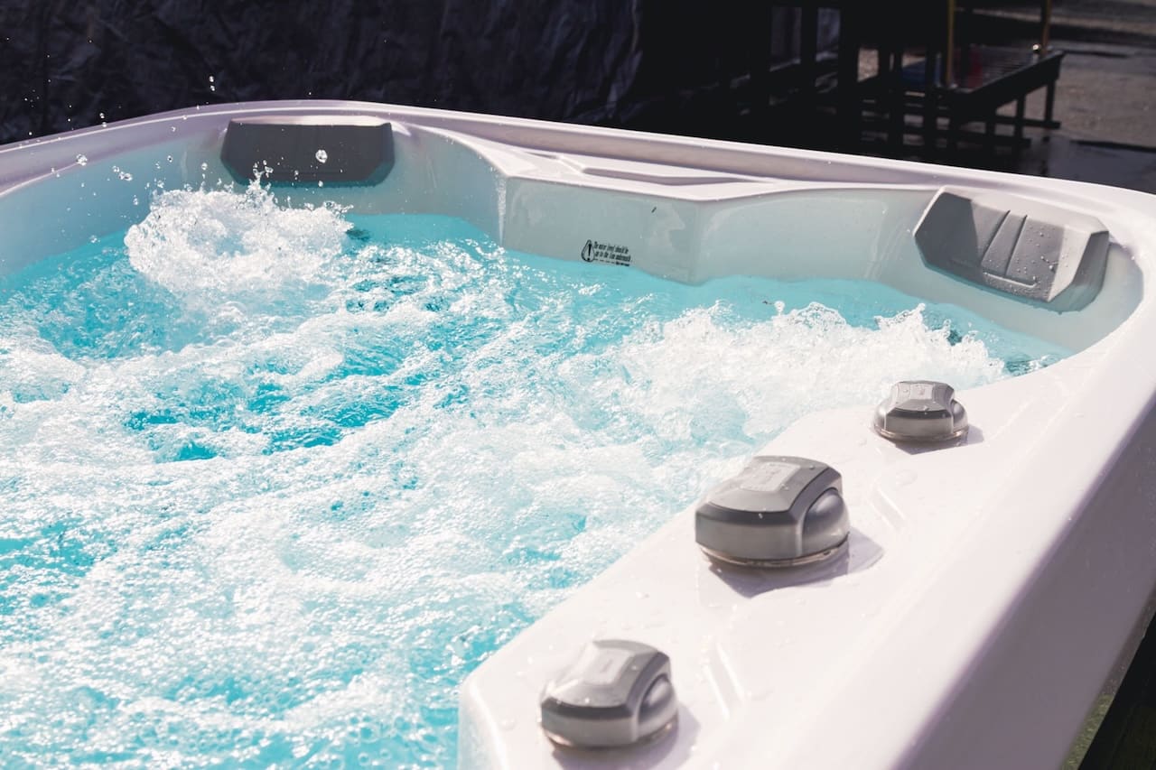 Equinox EQ130 Lite 4 Person Hot Tub 13 Amp - Image 21