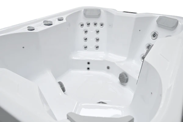 Equinox EQ130 Lite 4 Person Hot Tub 13 Amp - Image 4