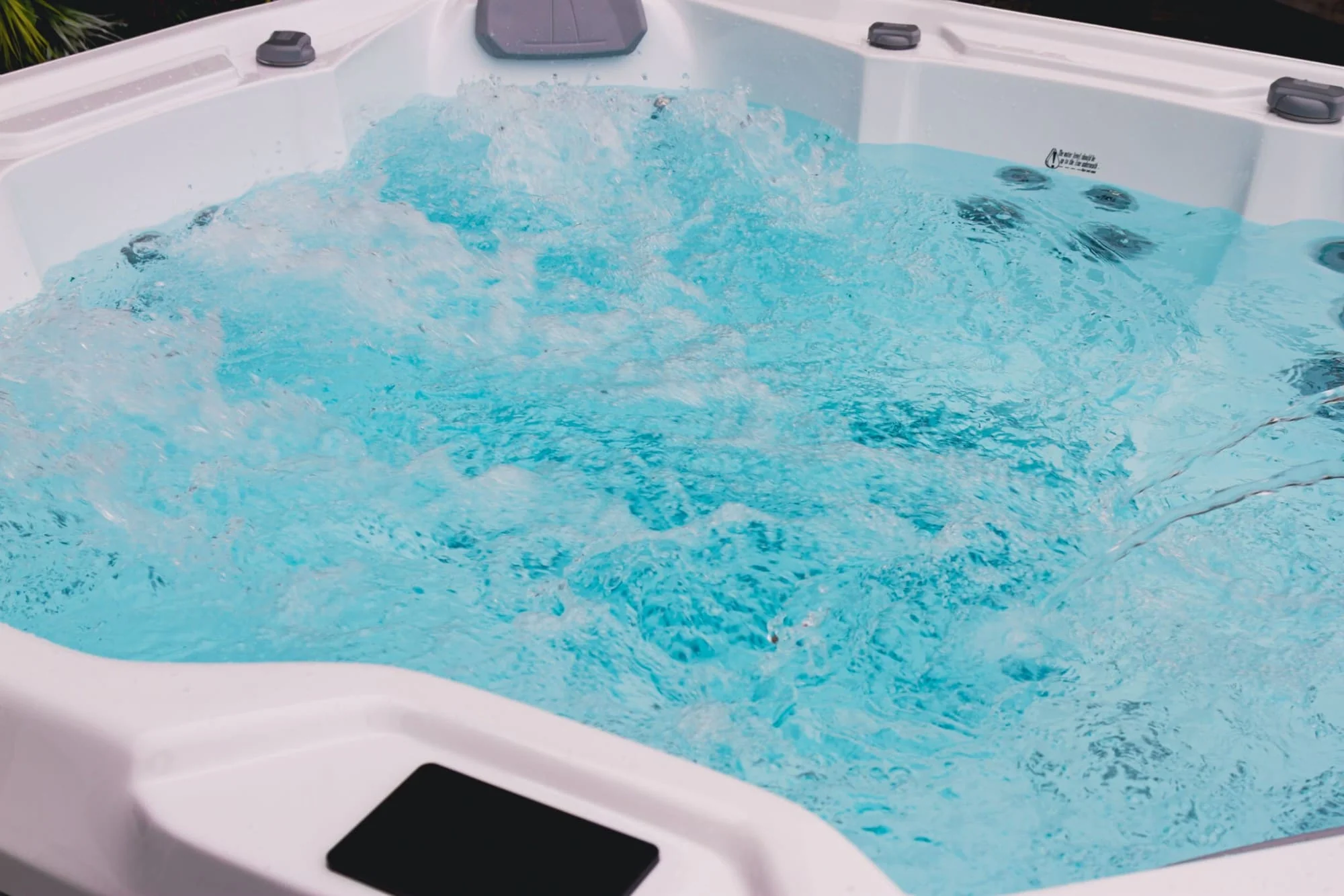 Equinox EQ570 Pro 5 Person Hot Tub 32 Amp - Image 15