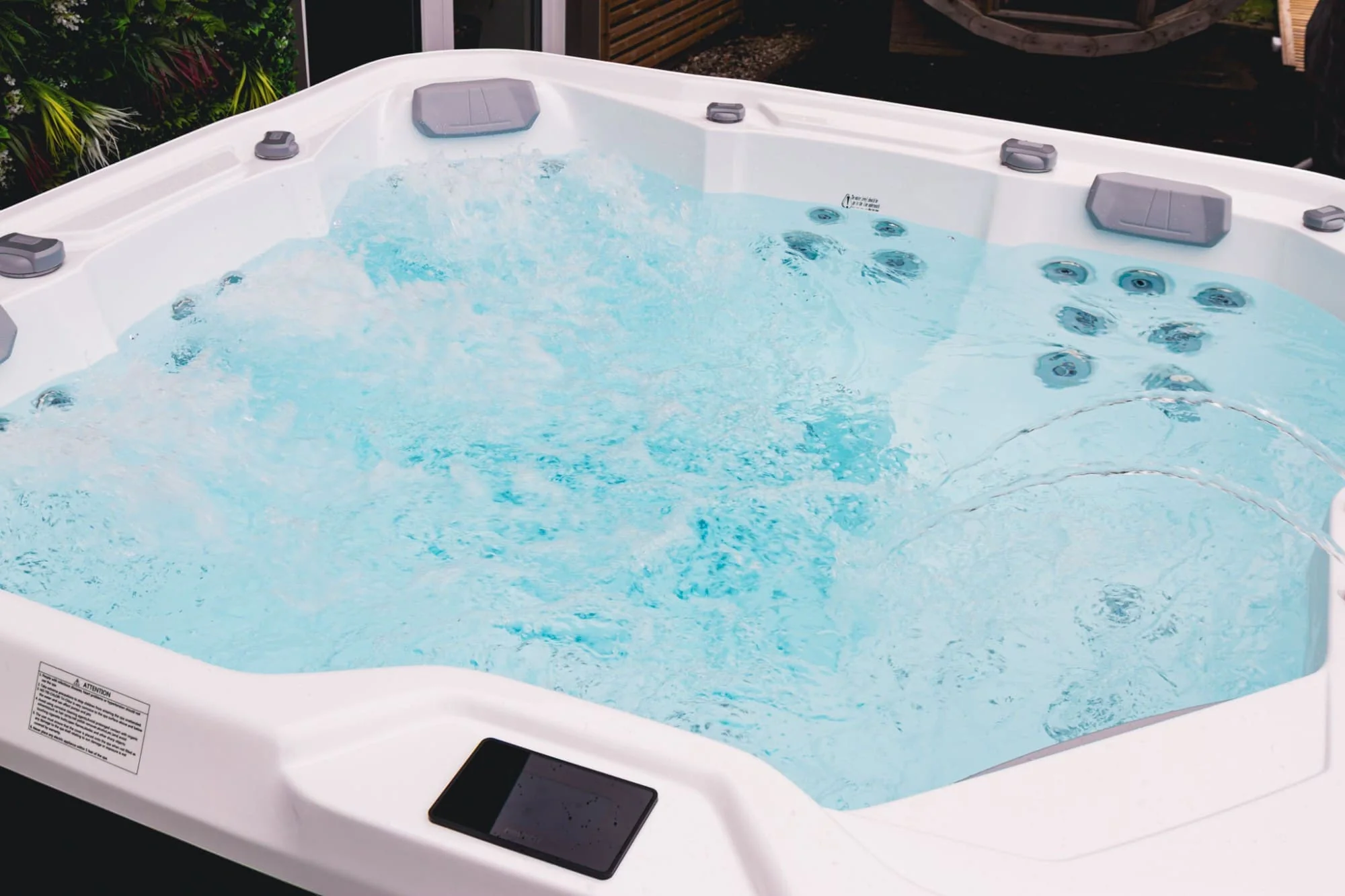 Equinox EQ570 Pro 5 Person Hot Tub 32 Amp - Image 17