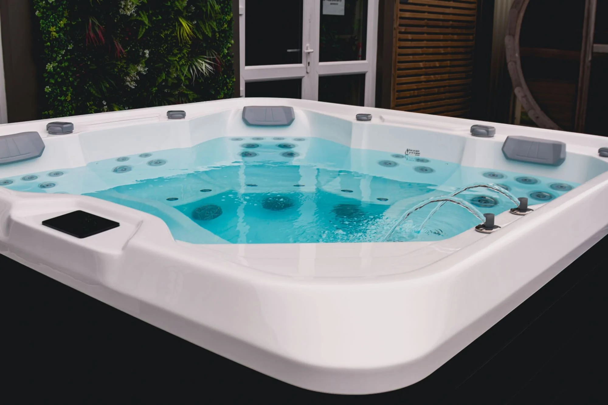 Equinox EQ570 Pro 5 Person Hot Tub 32 Amp - Image 23