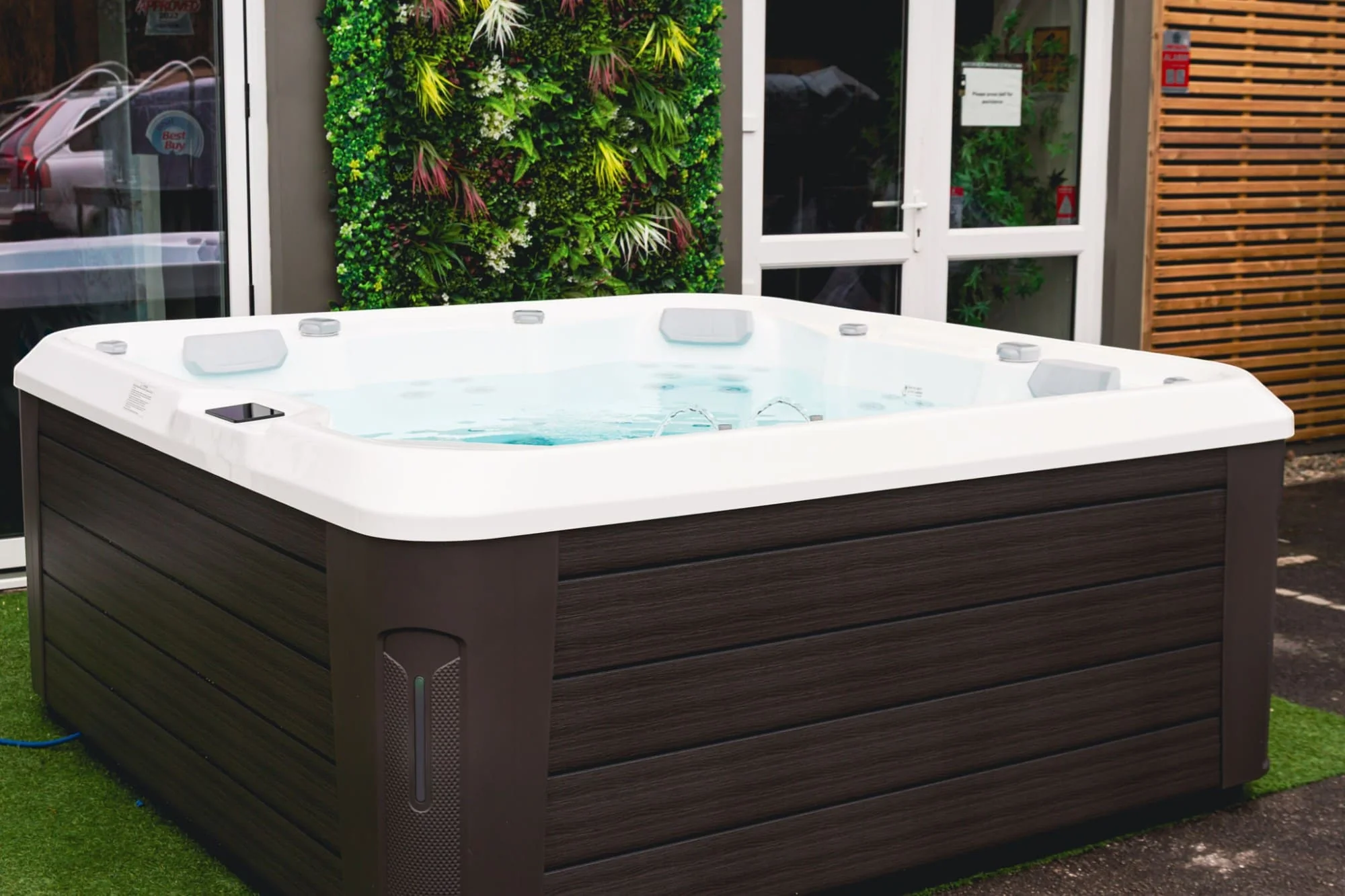 Equinox EQ570 Pro 5 Person Hot Tub 32 Amp - Image 3