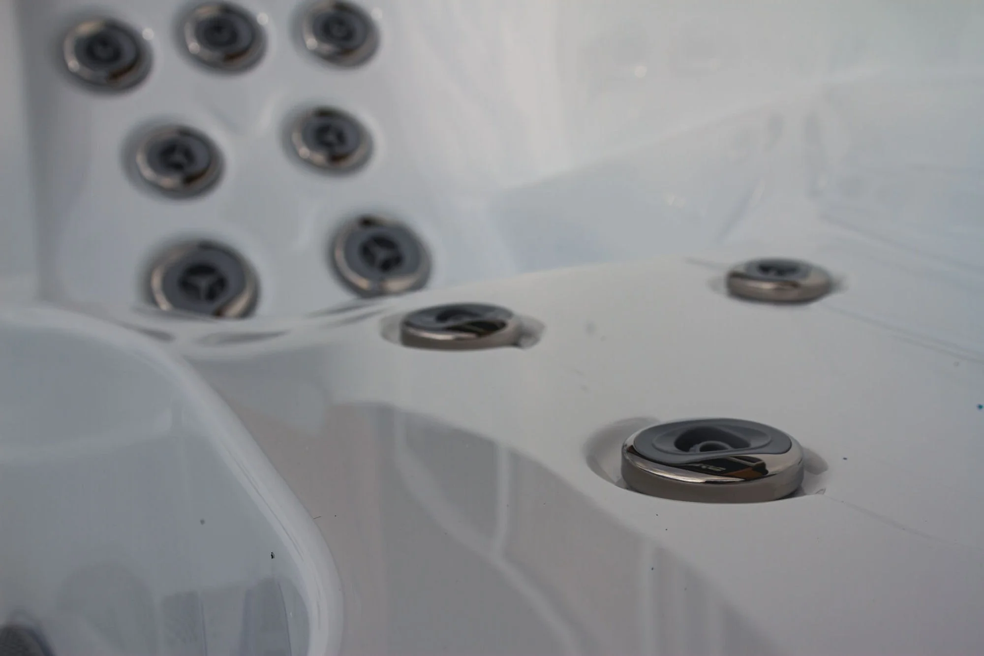 Equinox EQ570 Pro 5 Person Hot Tub 32 Amp - Image 6