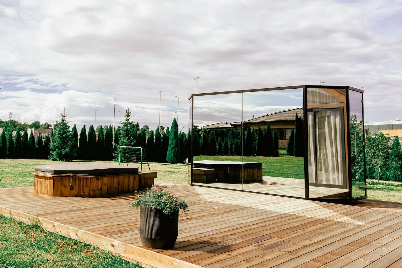 Haljas Hele Double Outdoor Sauna 7 Seater with Changing Room - Image 6