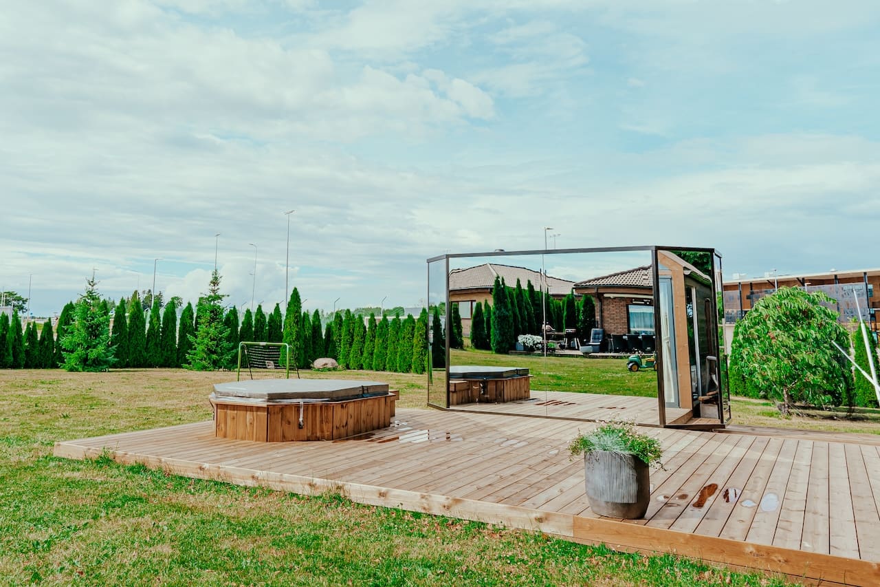 Haljas Hele Double Outdoor Sauna 7 Seater with Changing Room - Image 7