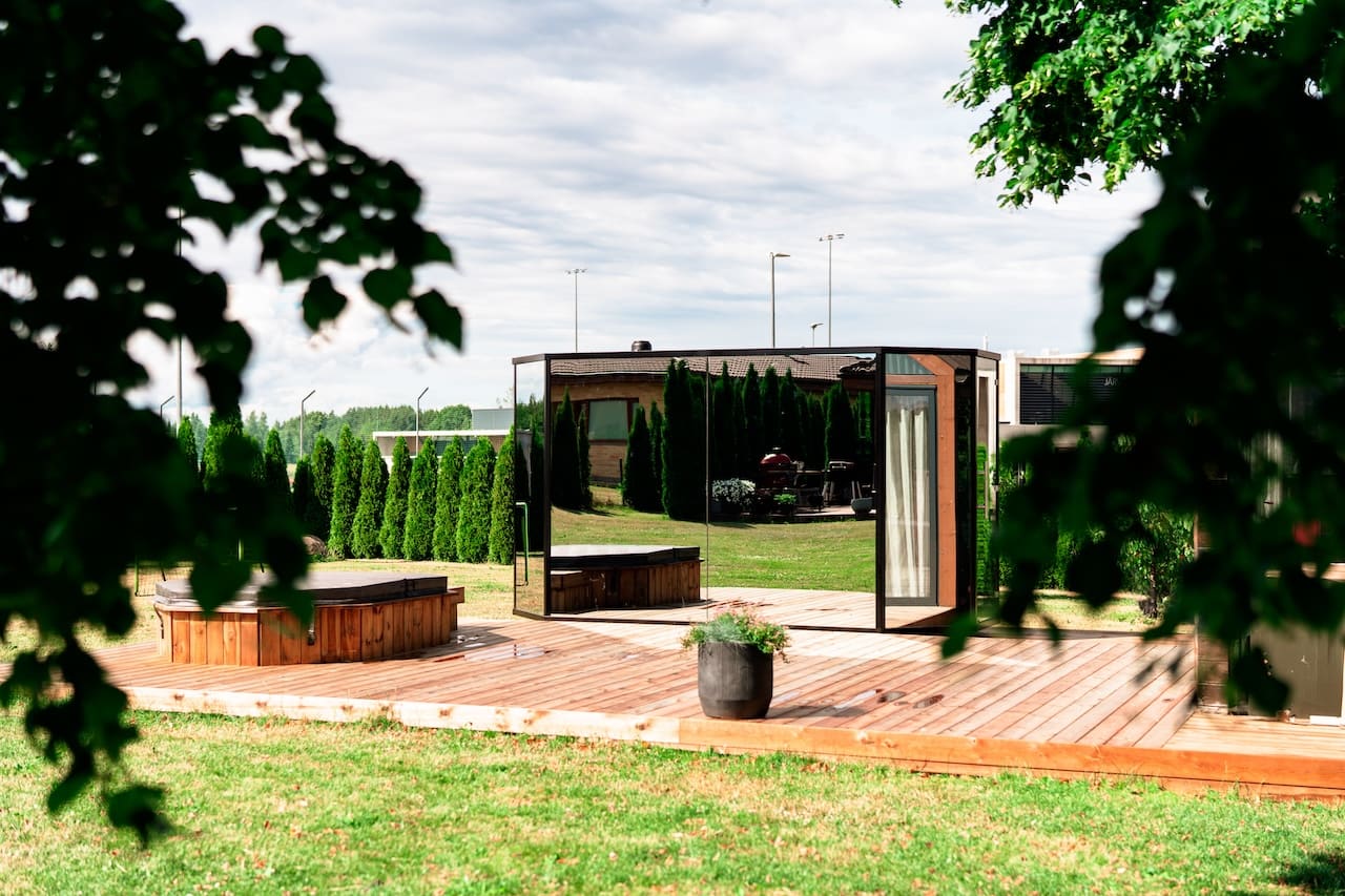 Haljas Hele Double Outdoor Sauna 7 Seater with Changing Room - Image 8