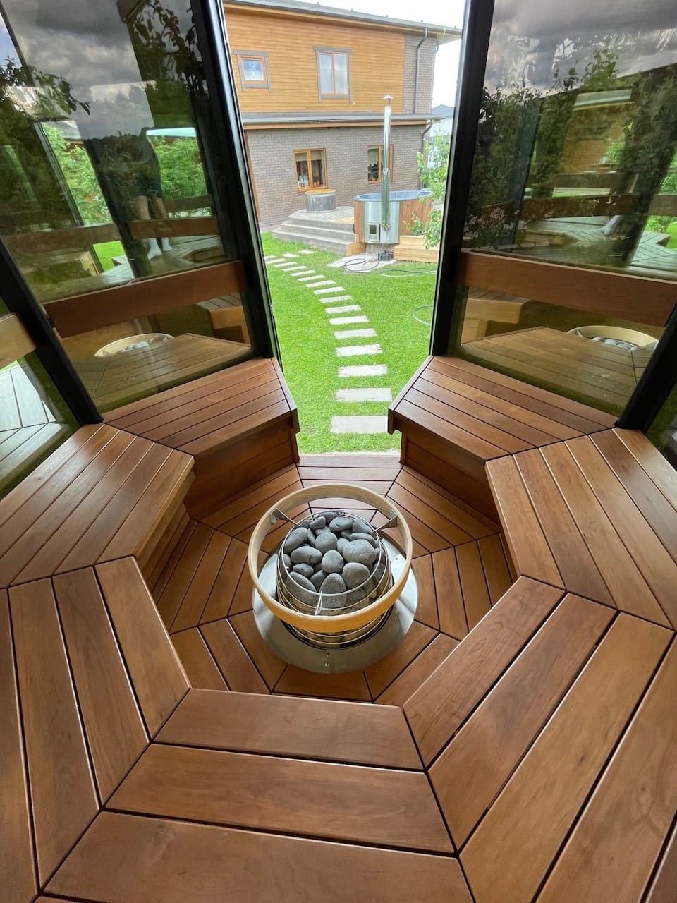 Haljas Hele Single Outdoor Sauna 7 Seater - Image 23