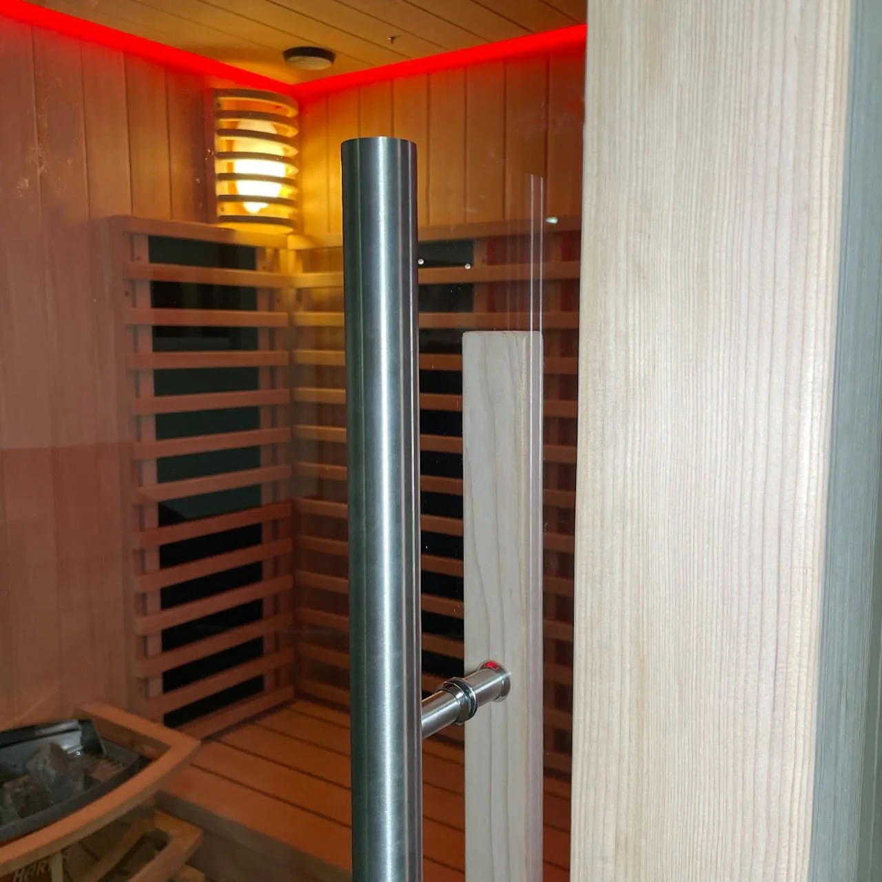 Insignia Hybrid Infrared and Traditional 2 Person Outdoor Sauna - Image 11