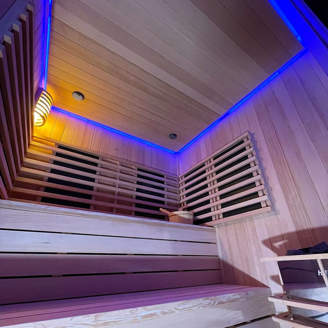 Insignia Hybrid Infrared and Traditional 4 Person Outdoor Sauna - Image 4