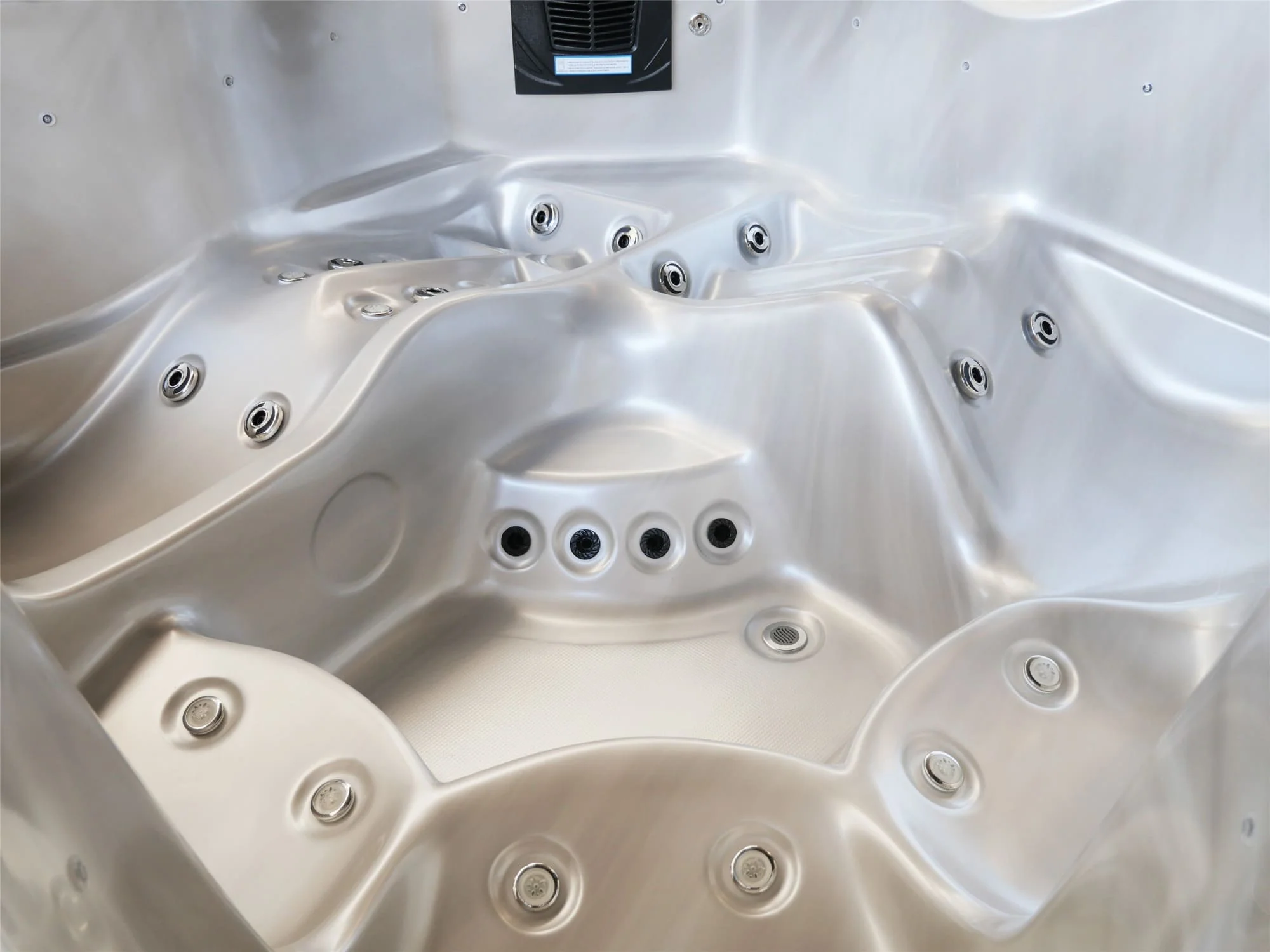 Jaquar Breva Hot Tub Spa 5 Seater - Image 14