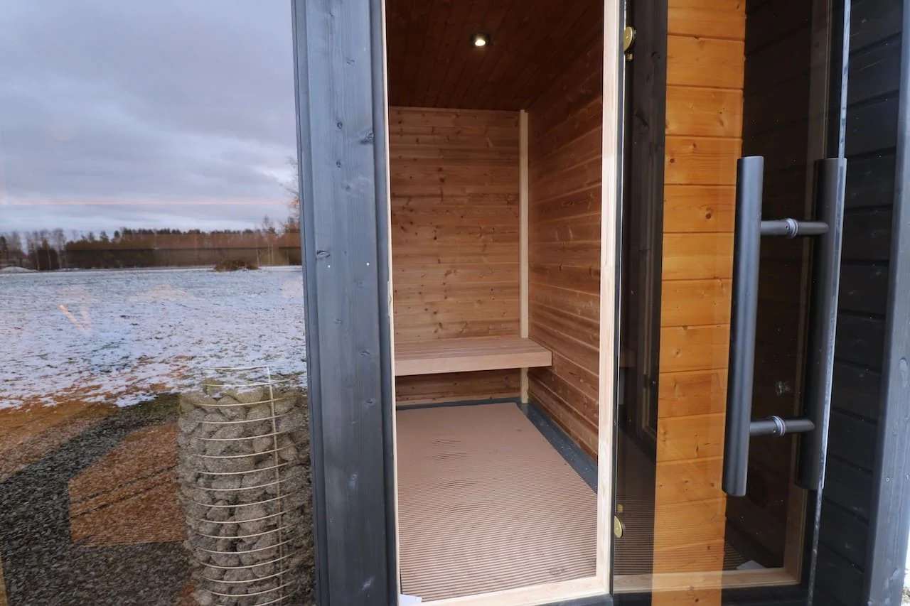 Leil® Patio M 5 Person Outdoor Sauna with Changing Room - Image 14