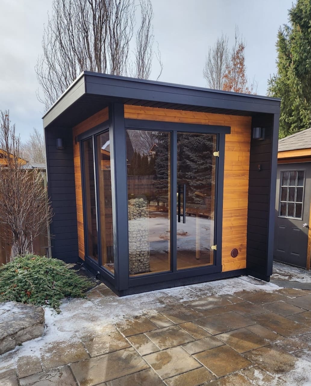 Leil® Patio S 4-5 Person Outdoor Sauna - Image 12