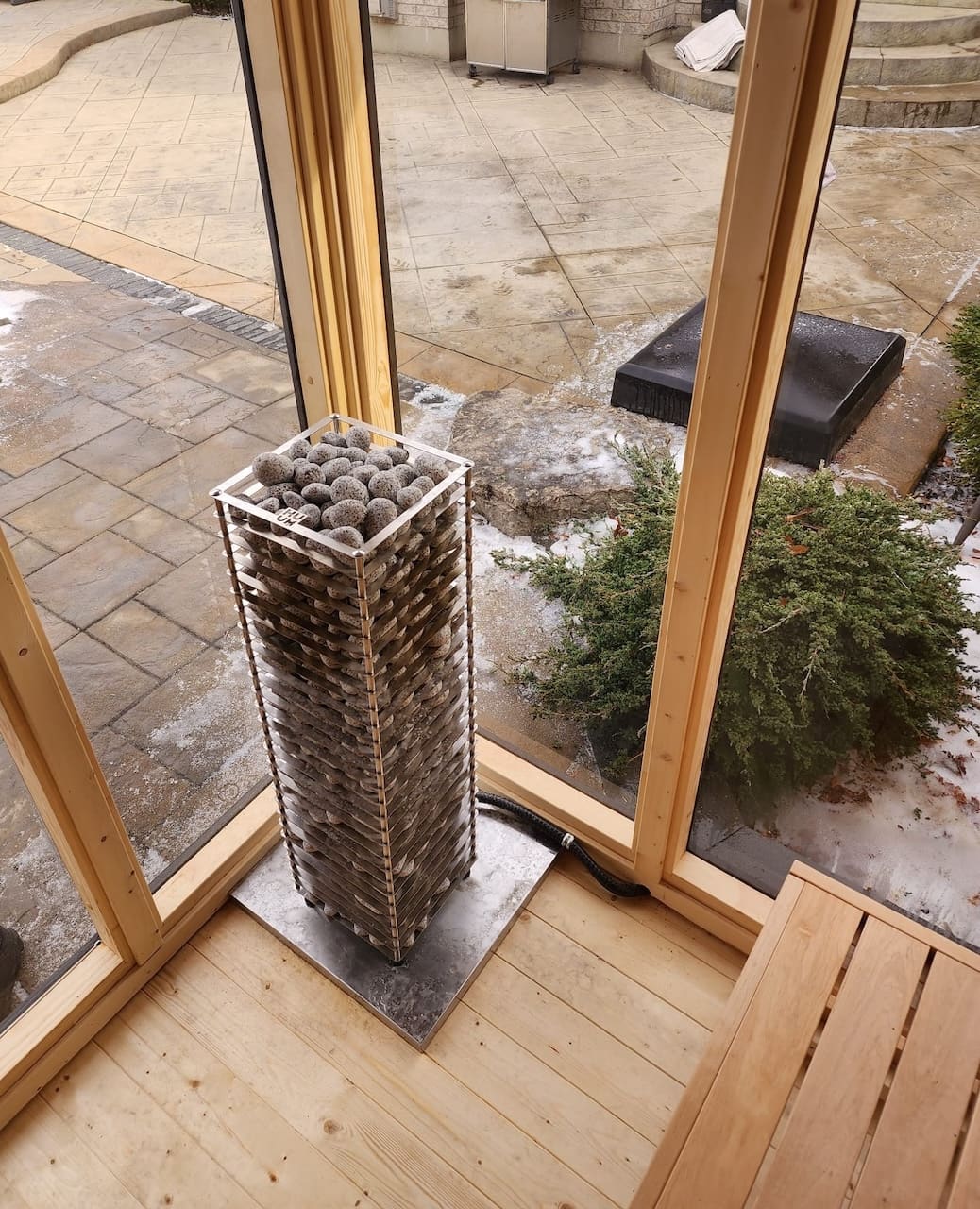 Leil® Patio S 4-5 Person Outdoor Sauna - Image 8