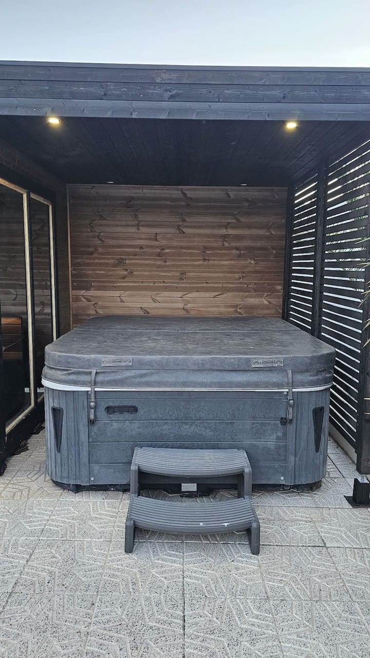 Leil® Patio S Plus 4 Person Outdoor Sauna - Image 20