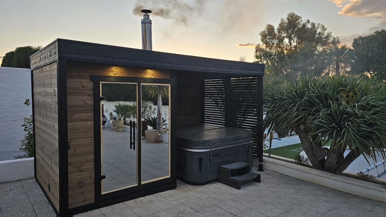 Leil® Patio S Plus 4 Person Outdoor Sauna - Image 24