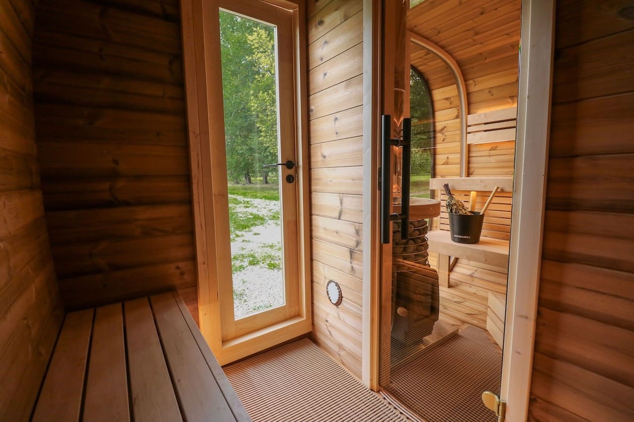 Leil® Round Cube Double Outdoor Sauna with Changing Room 5-6 Person - Image 8