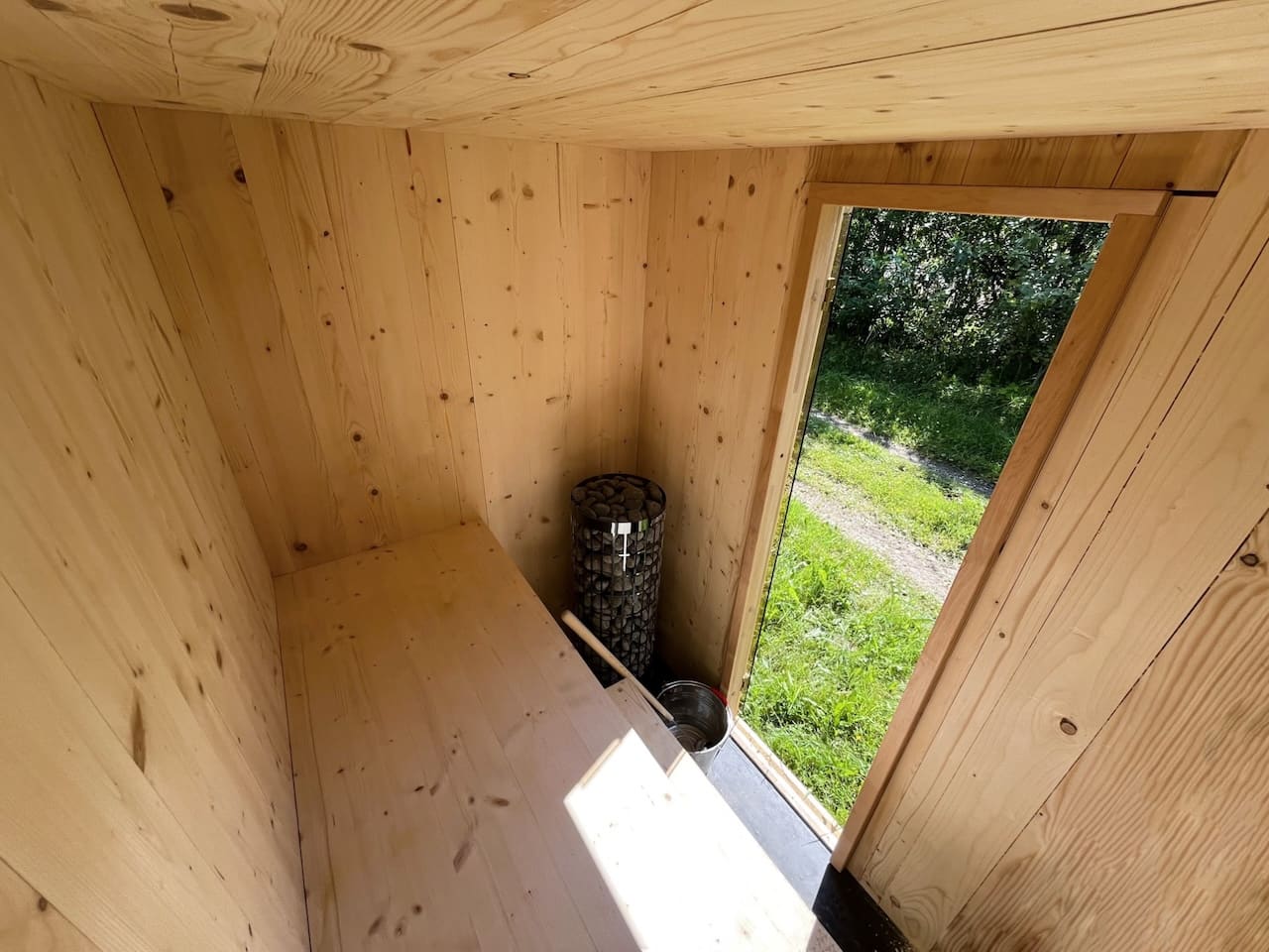 Modus Outdoor Sauna 3-4 Person with Harvia Cilindro PC70 Heater and Stones - Kit - Image 12
