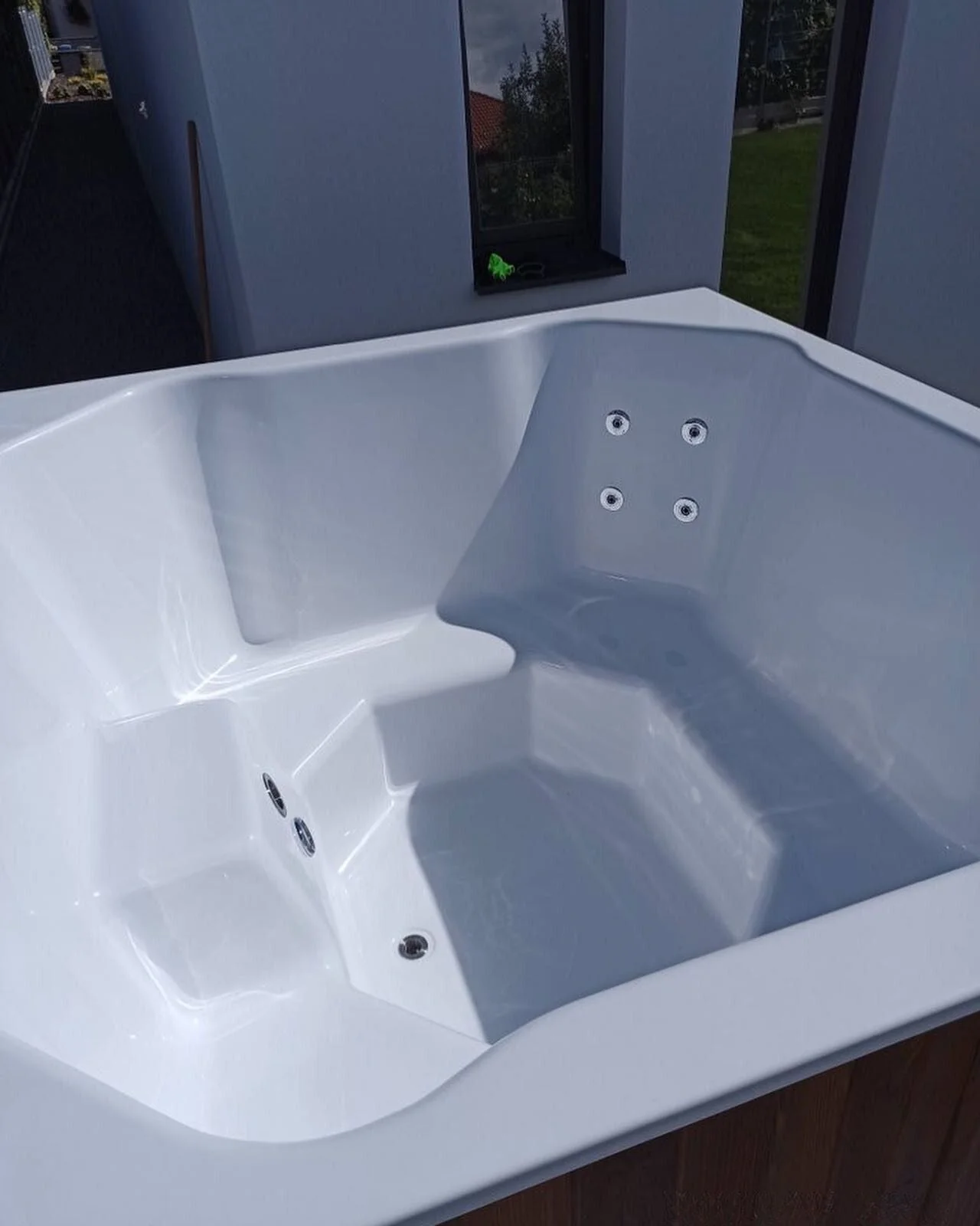 Polar Spa Elite Quattro 200 Wood Fired Hot Tub with 35kW Stove (6-8 Person) - Image 15