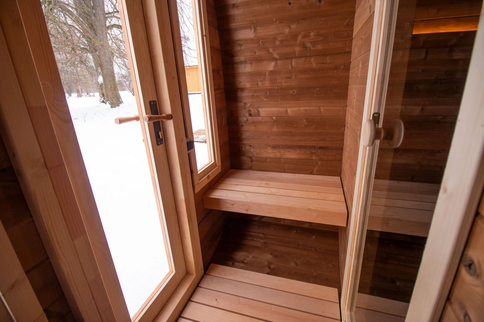 Leil® Dice Dual 4 Person Sauna with Changing Room - Image 16