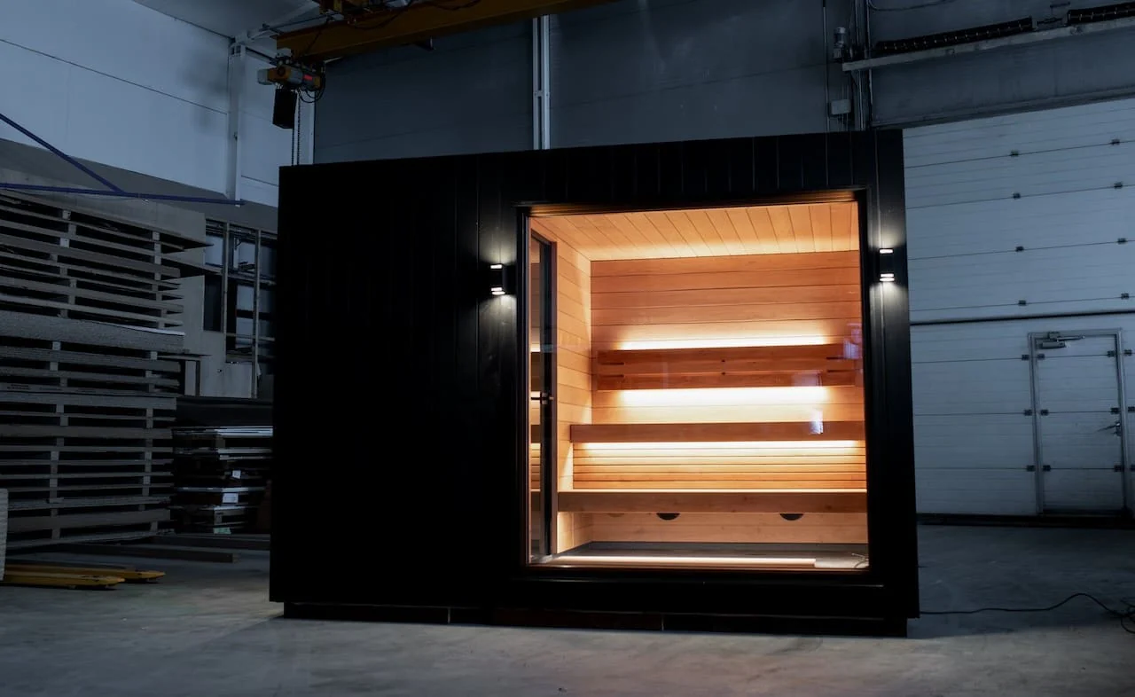 Saunum AirCube Double Outdoor Sauna 5 Seater with Changing Room - Image 7