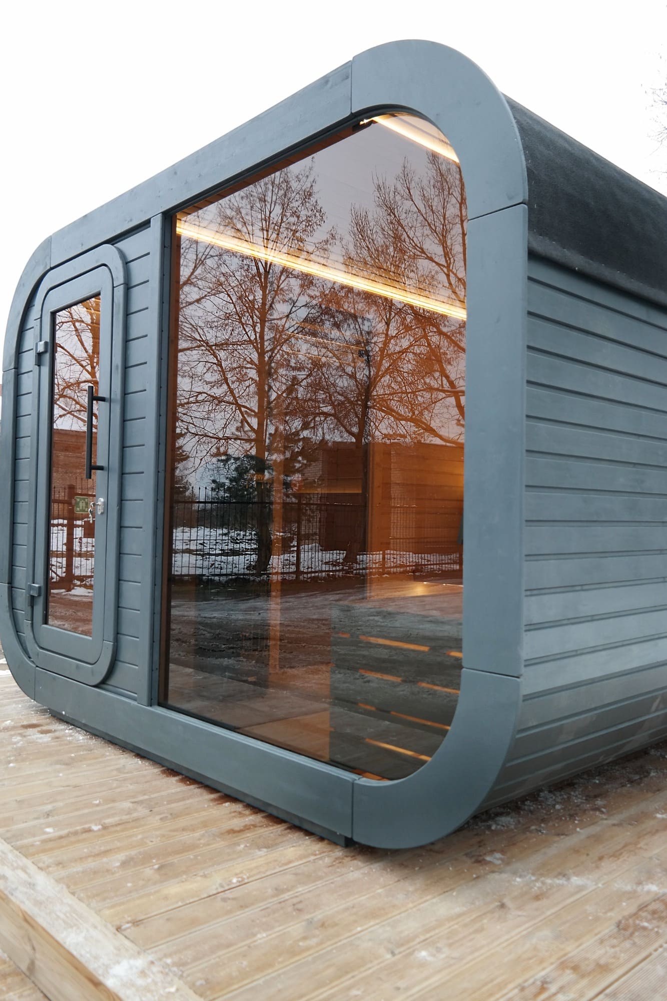 Viking Industrier Luna Outdoor Sauna With Changing Room - Image 3