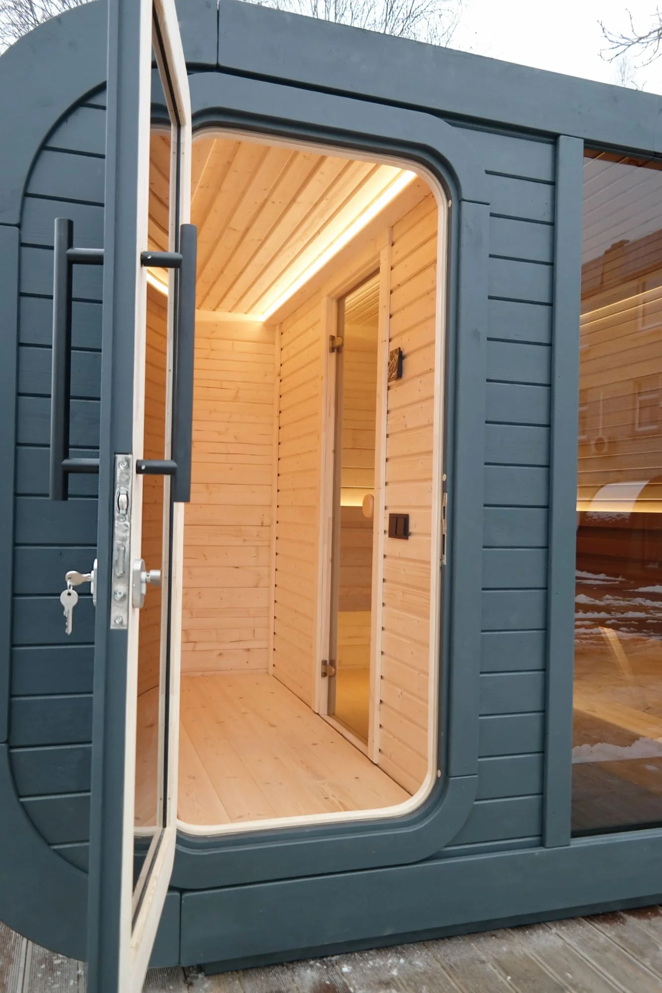 Viking Industrier Luna Outdoor Sauna With Changing Room - Image 4