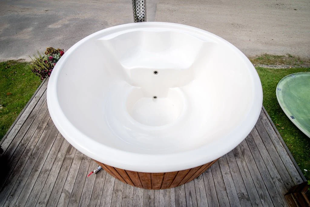 Viking Industrier Wood Burning 6 Person Hot Tub with Integrated Heater - Image 6